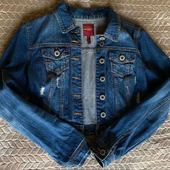 SOLD - y2k jean jacket! - Picture 2 of 3